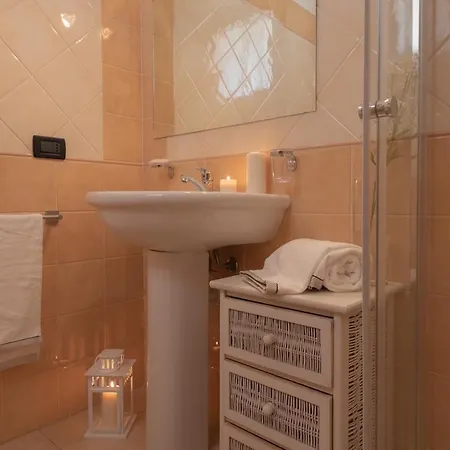 Isa-residence With Swimming-pool In Villasimius, With Air Conditioning And Private Outdoor Space 빌라시미우스