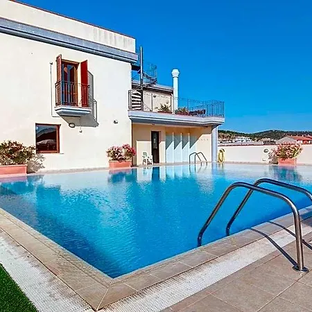 Isa-residence: Poolside Retreat With Private Outdoor Spaces