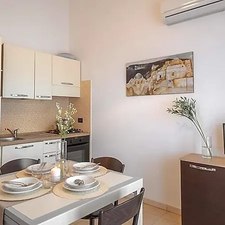 Isa-residence: Poolside Retreat With Private Outdoor Spaces 3* Villasimius